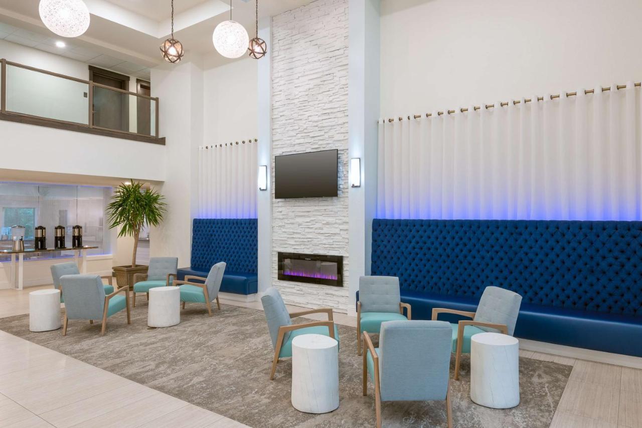 Ameniti Bay - Best Western Signature Collection Fruitville Екстериор снимка