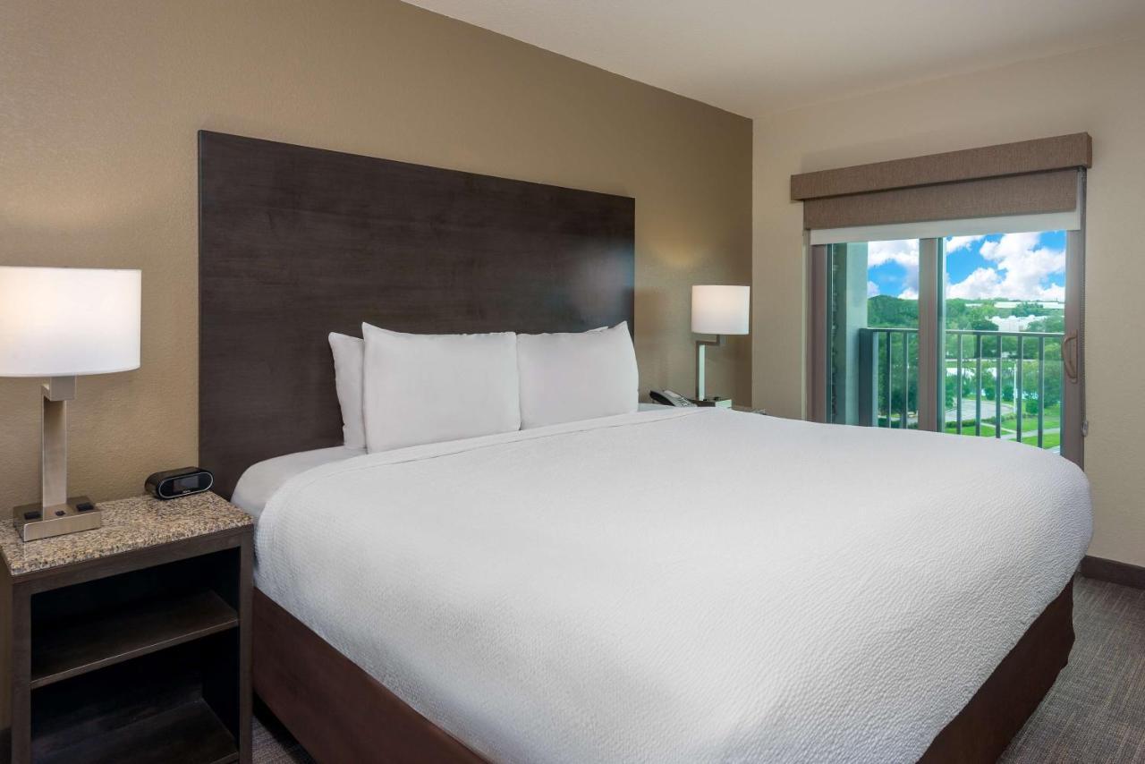 Ameniti Bay - Best Western Signature Collection Fruitville Екстериор снимка