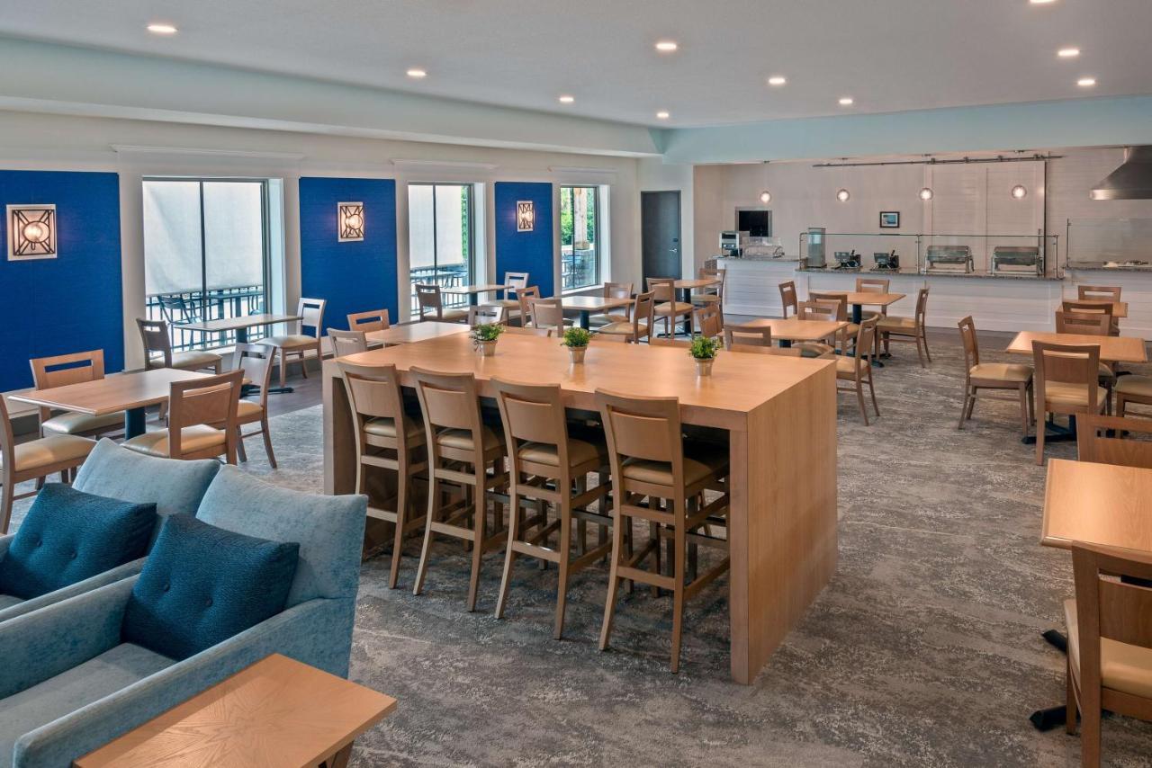 Ameniti Bay - Best Western Signature Collection Fruitville Екстериор снимка